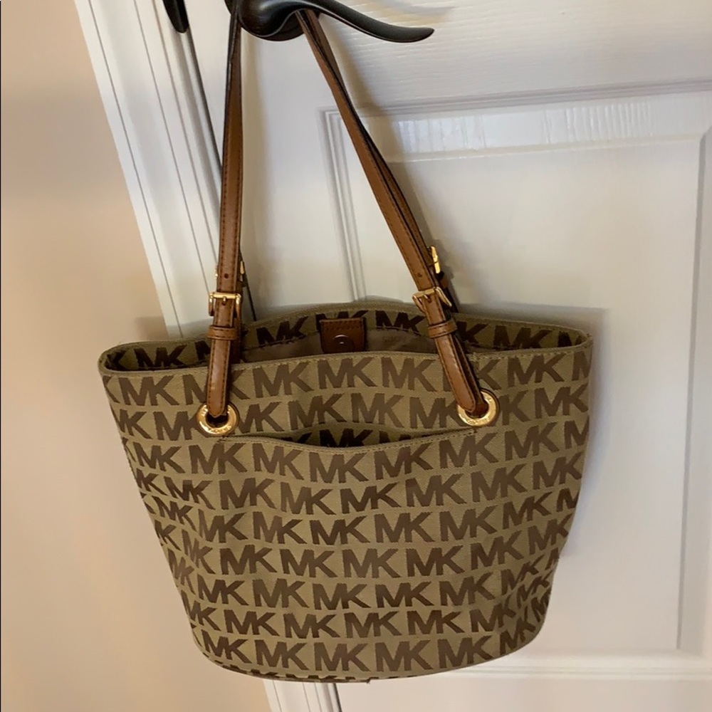 Michael Kors purse